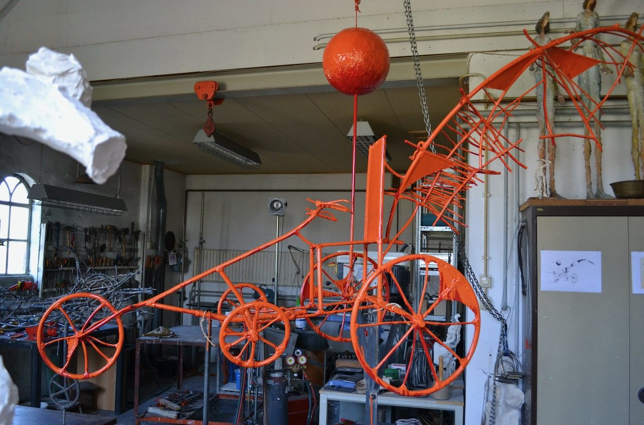 Opdracht sculptuur 'Van Luchtfiets tot Strijdwagen', Technovium Nijmegen.